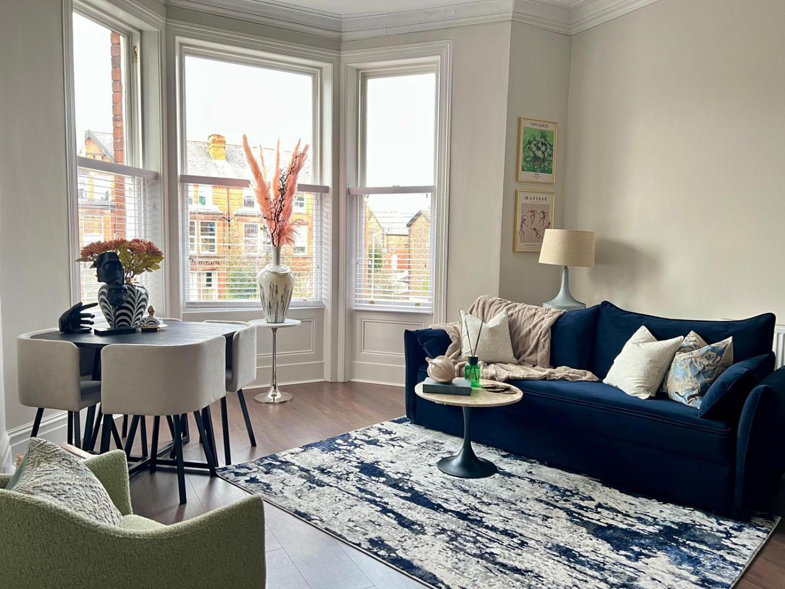 No 50 - 2nd Floor Beautiful One Bed In Sleeps 4 *