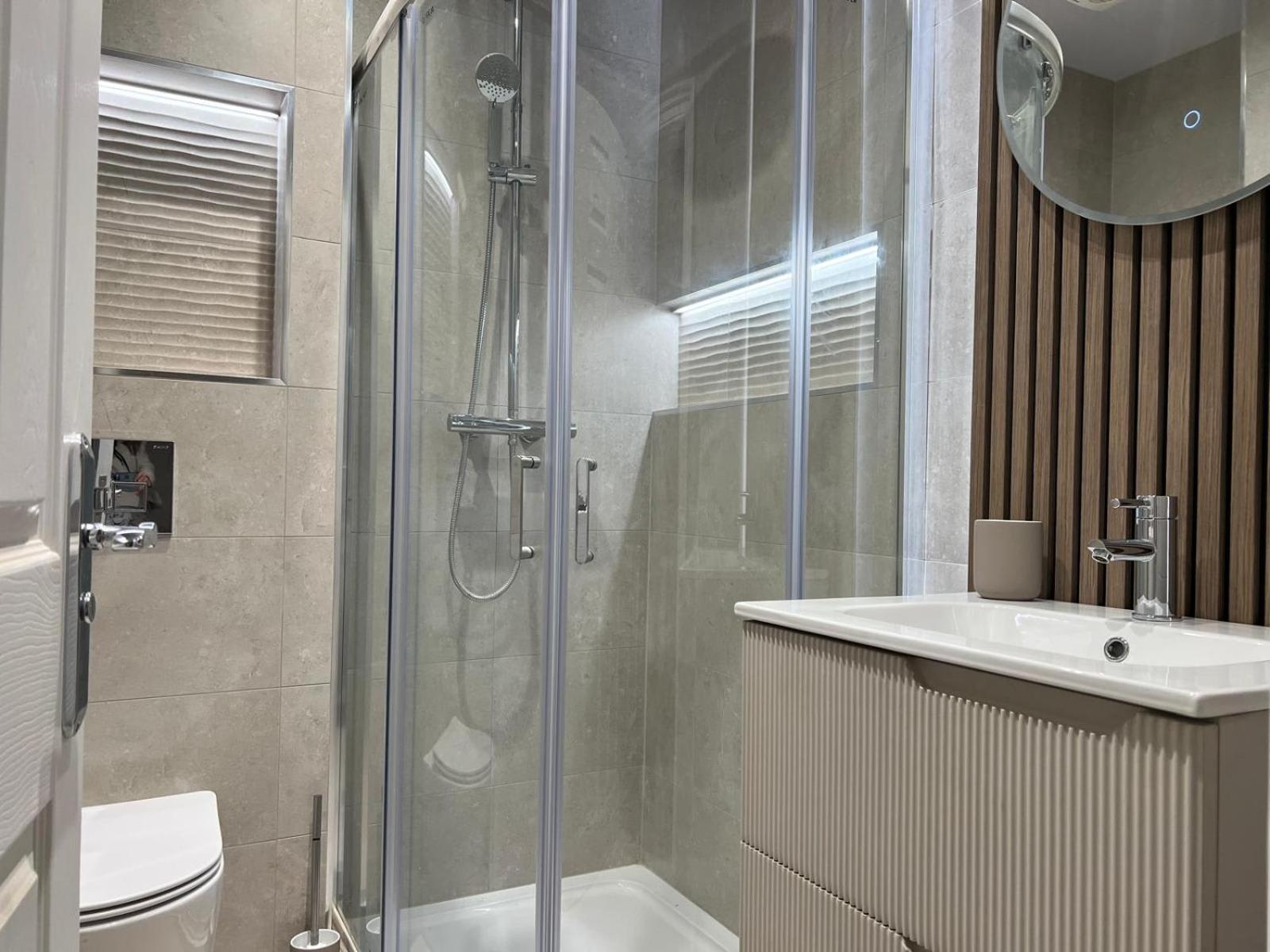 Apartment No 50 - 2nd Floor Beautiful One Bed In Sleeps 4 *