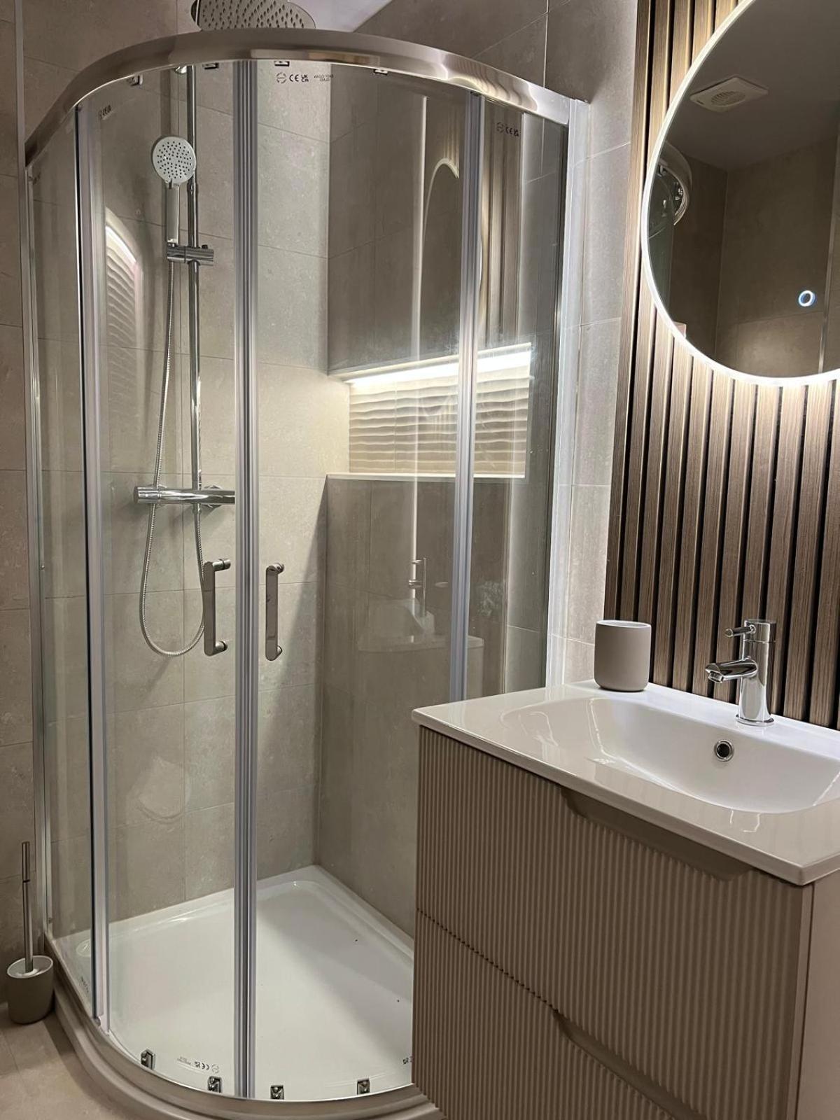 No 50 - 2nd Floor Beautiful One Bed In Sleeps 4 * Liverpool